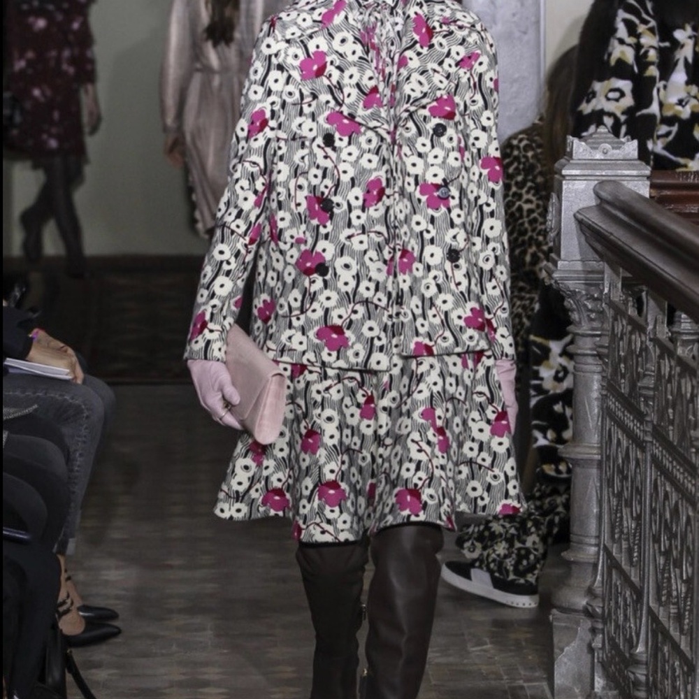 VALENTINO Black Pink Floral Print 100% Virgin Wool Flare Knee-Length Skirt sz 42